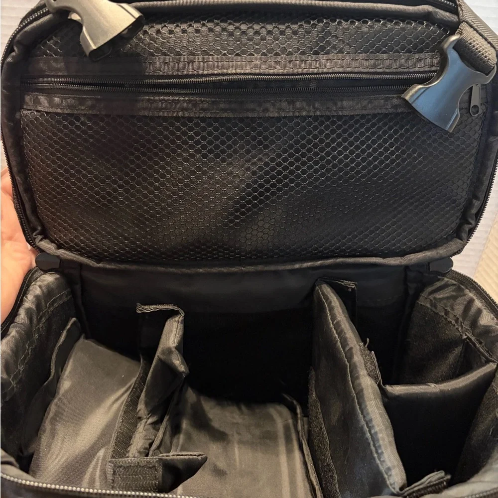 Nikon camera & accessories with Vintage Quantaray padded camera bag NOT TESTED